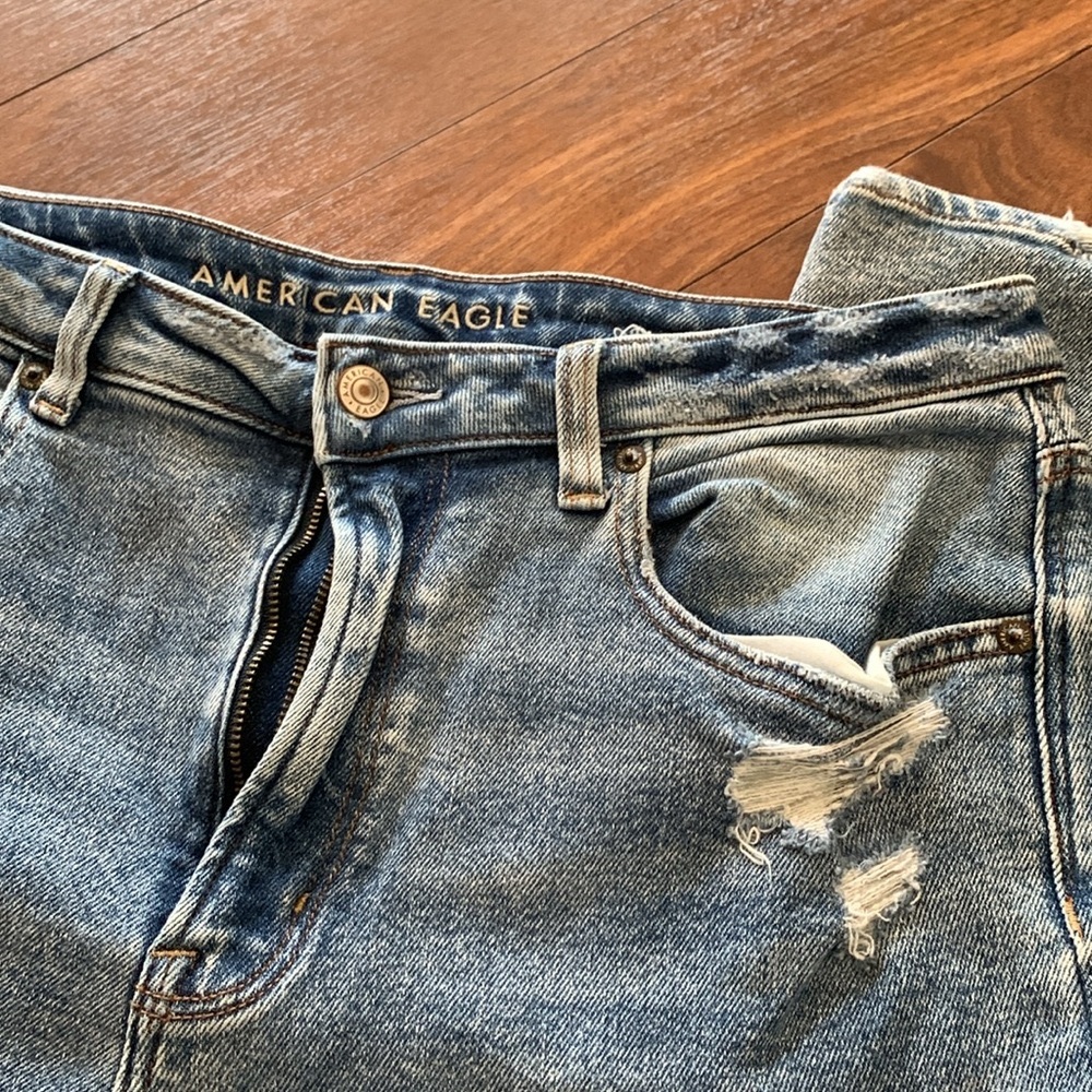 Mom jeans American eagle